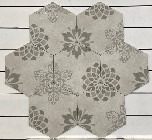 Franz Hexagon Wreath 21 x 25